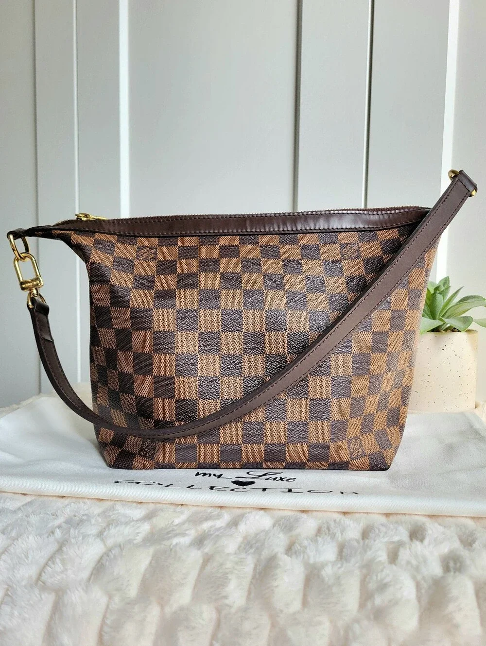 Louis Vuitton Illovo MM Brown Damier Ebene Shoulder Bag/ Satchel